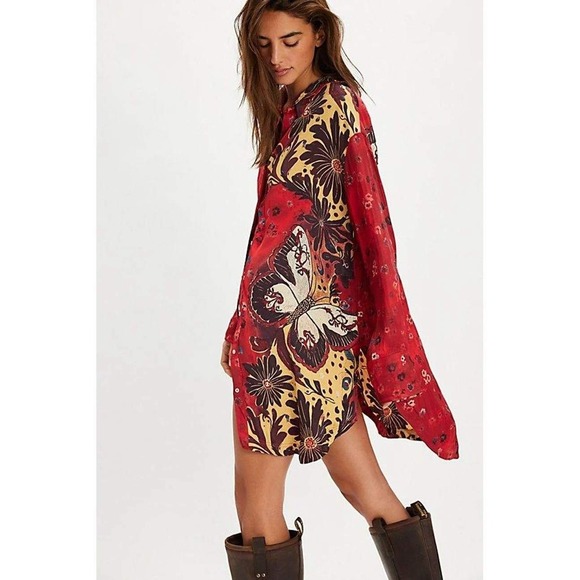 Free People Off The Vine Button Down Top Ruby Butterfly Floral L NWT - Picture 3 of 4